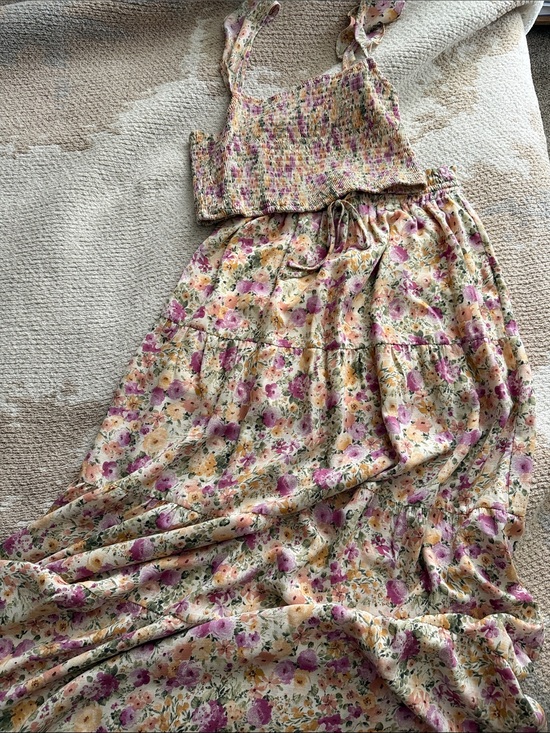 En Créme Dresses & Skirts - Floral Tie-Strap Skirt Set in Cream and Pink